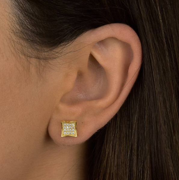 BRINCO QUADRADO CRAVEJADO