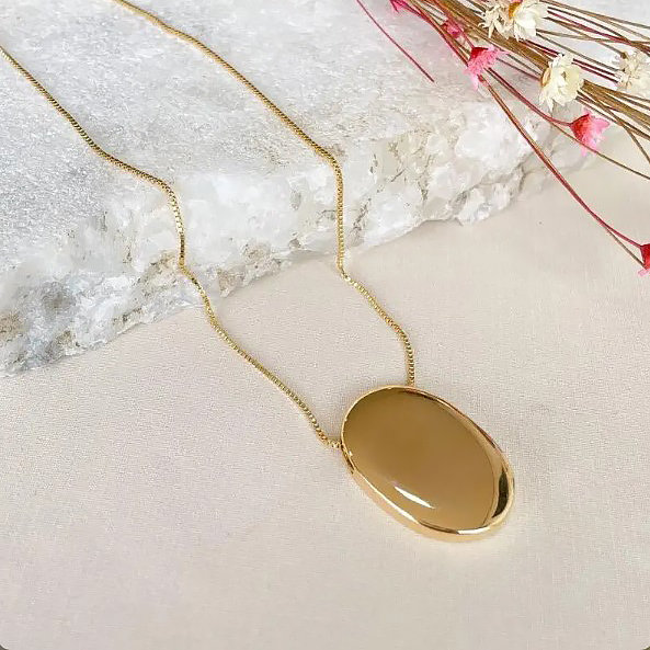 COLAR COM PINGENTE ORGÂNICO