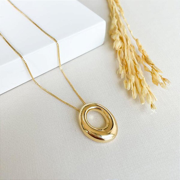 COLAR COM PINGENTE ORGÂNICO VAZADO