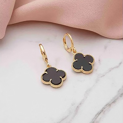 BRINCO TREVO PRETO PENDENTE