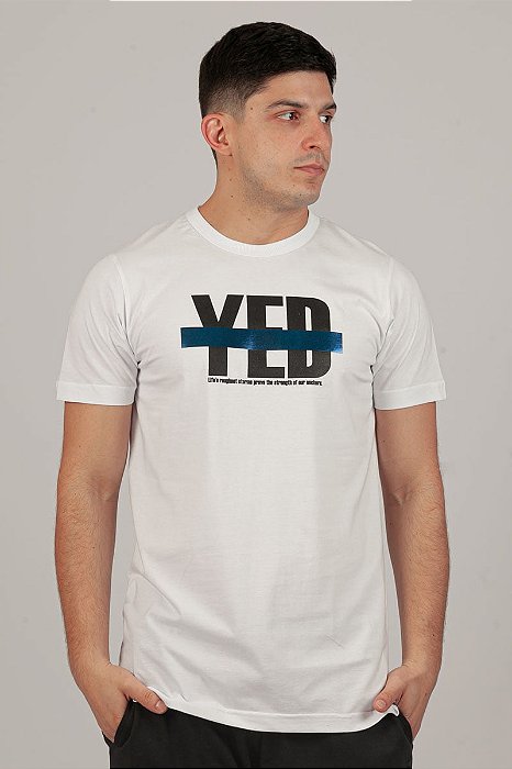 Camiseta Branca com Aplicação em Lamê Azul