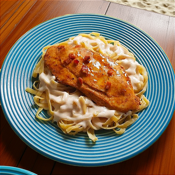 Chicken Bacon + Fettuccine + Molho 3 queijos (400g)