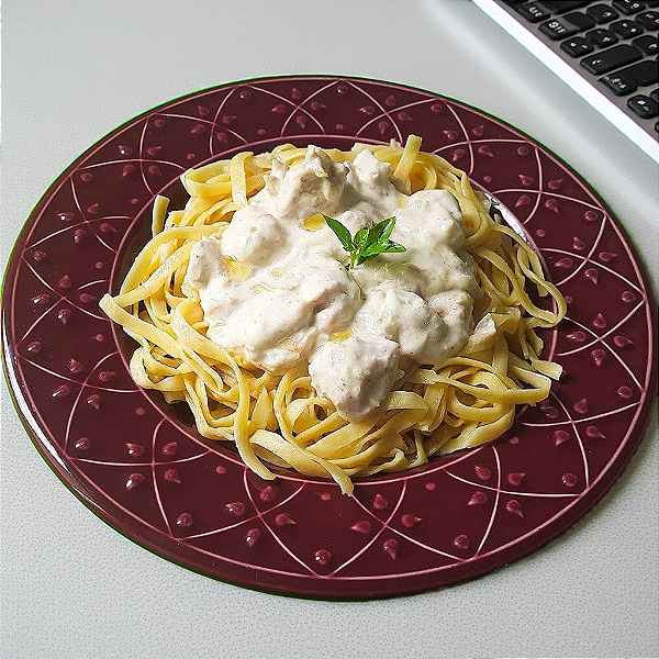 Frango ao molho Gorgonzola + Fettuccine ao alho e óleo (350g)
