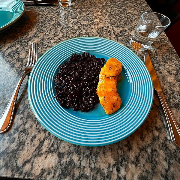 Salmão ao molho de maracujá + Arroz Negro (240g)