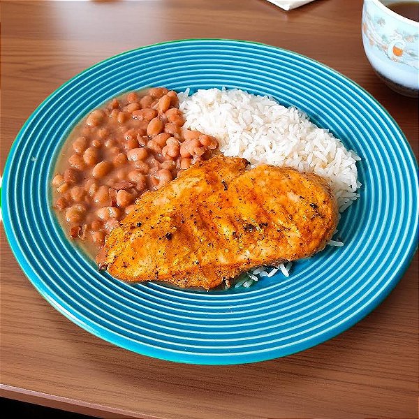 Filé de frango grelhado + Arroz Branco + Feijão Carioquinha (360g)