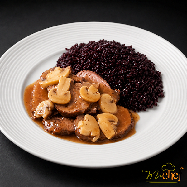 Rosbife de Filé Mignon ao molho de Champignon + Arroz Negro (270g) | Embalado a vácuo