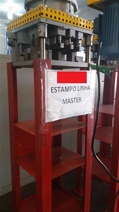 Prensa linha master semi-novo alterne para esquadrias de aluminio