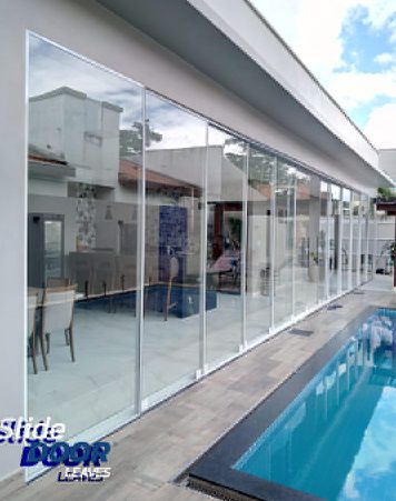 SLIDEDOOR-PORTAS DESLIZANTES VIDROS TEMPERADOS COM CARRINHOS 5000 A 6000 ML