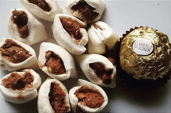 Kg da Bala de coco tradicional com recheio de Ferrero Rocher com 150 balas