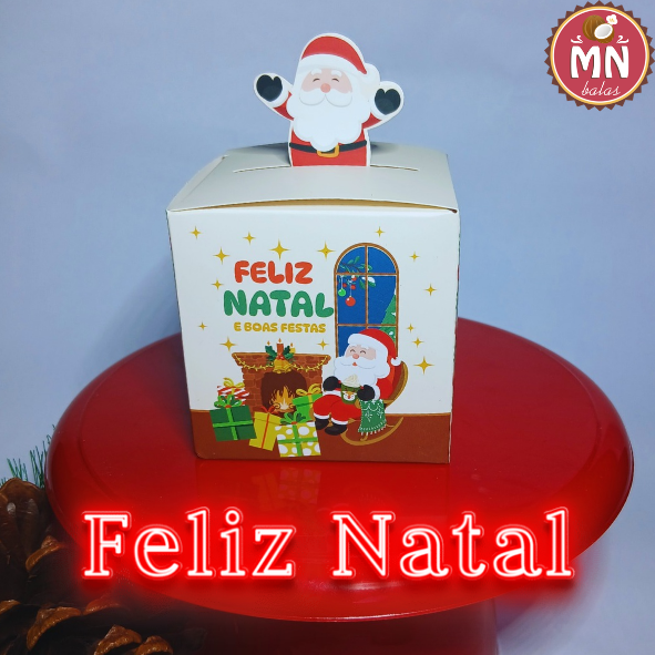 Unidade da caixinha Natal importada com 10 balas tradicionais sem recheio 7 cm x 7 cm x 7 cm
