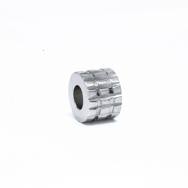 Charm em Aço Inoxidável Quadriculado