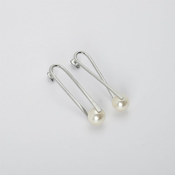 Brinco em Aço Cirúrgico 316L Haste Torcida com Pérola