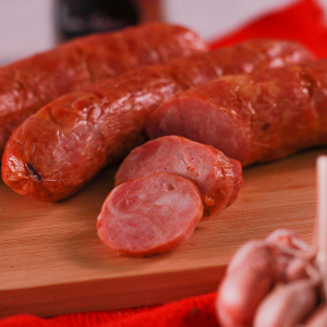 LINGUIÇA CALABRESA ARTESANAL DEFUMADA PACOTE 402G