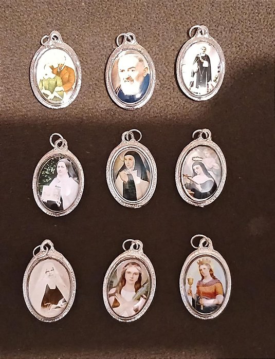 MEDALHA com relíquia de brinde (Apenas 1 , escolha qual deseja e deixe no comentário)