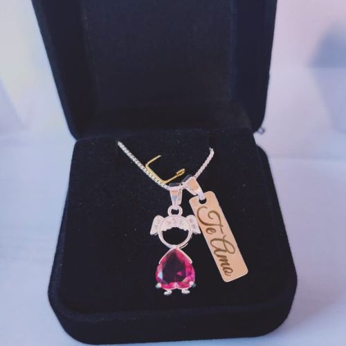 Colar Filha com pedra rosa + plaquinha Te amo