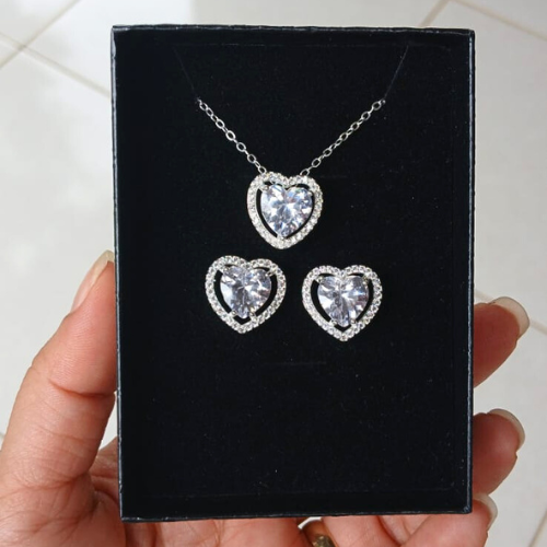 Conjunto Colar e Brinco Coração Cravejado