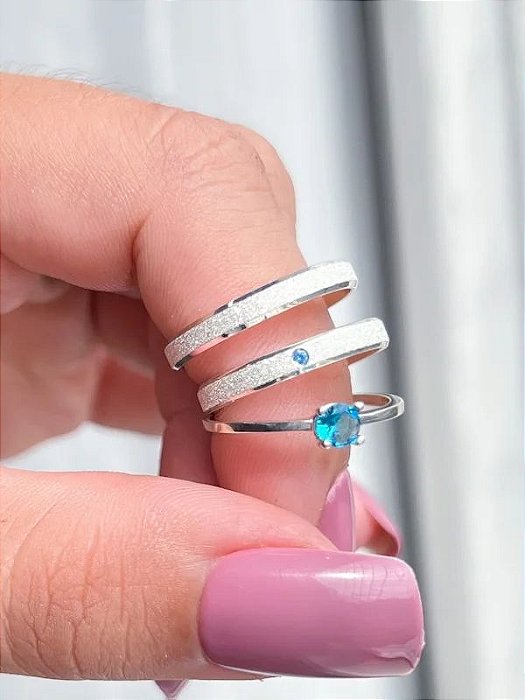 PAR DE ALIANÇAS DE NAMORO PRATA 950 COM ANEL SOLITÁRIO DE COMPROMISSO 2MM PEDRA AZUL CHANFRADAS POLIDAS