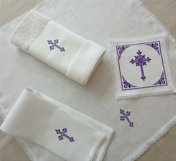 ALFAIAS LITÚRGICAS, 50CM., BORDADAS DE ALTAR PARA IGREJA CATÓLICA CRUZ GDE ROXA - MANUSTÉRGIO TOALHA FELPUDA