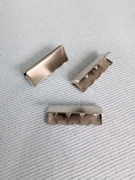 Terminal de Laço Niquelado com Garra 3cm (2 und)