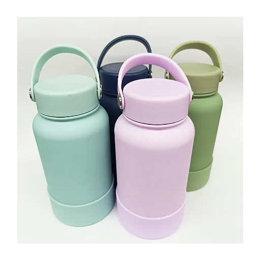 Garrafa Térmica com Isolamento a Vácuo 650ml com base Silicone -Weeze