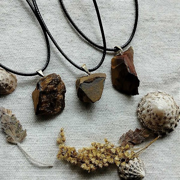 Colar de cristal bruto - Olho de tigre