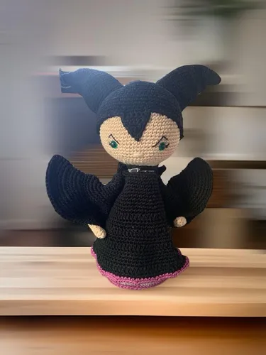 Boneca Artesanal Croche 33x24 Cm Colecionável