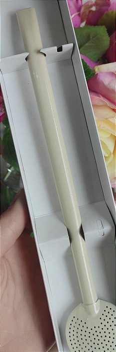 Bomba de chimarrão nude