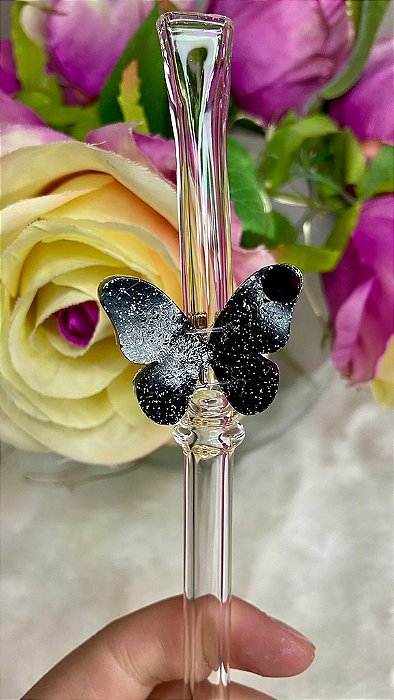 Pingente de bomba folheado a ouro com borboleta preta