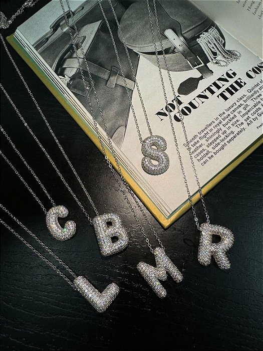 COLAR LETRA INICIAL CRAVEJADA