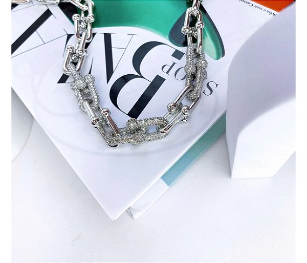 COLAR ELOS GRADUADOS CRAVEJADO PRATA