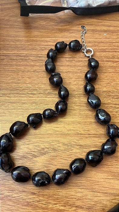 Colar pérolas barrocas negras