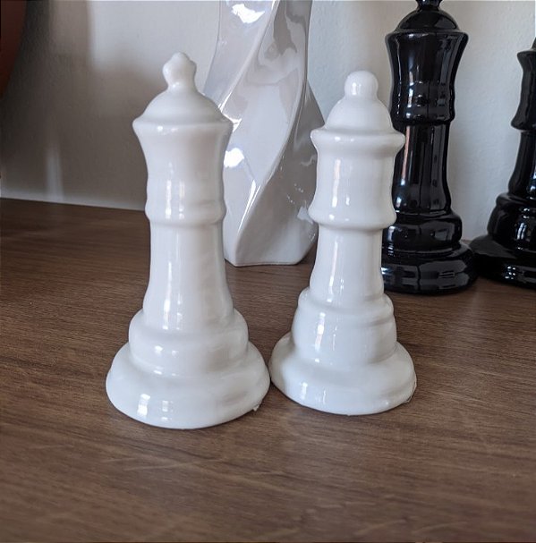 Enfeite Peça de Xadrez Cerâmica Rei e Rainha 11cm BRANCO - Zellare Casa &  Decoração