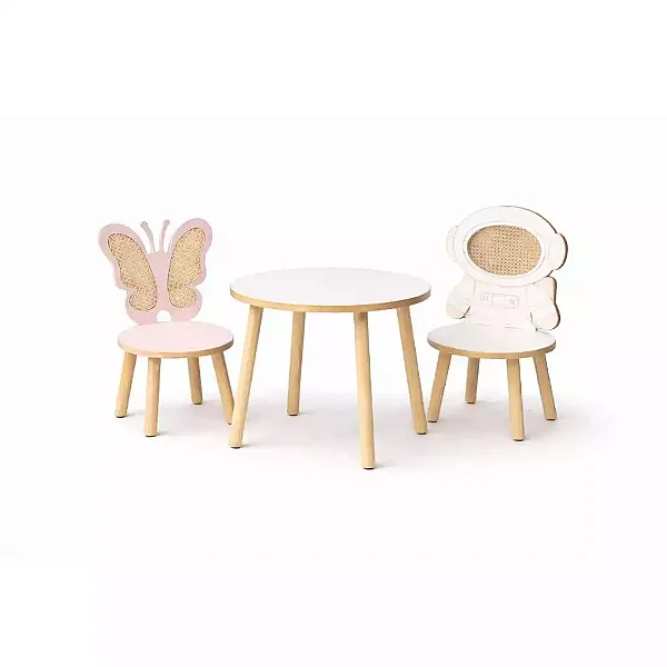 Mesa com cadeiras borboleta e astronauta em MDF e palha indiana