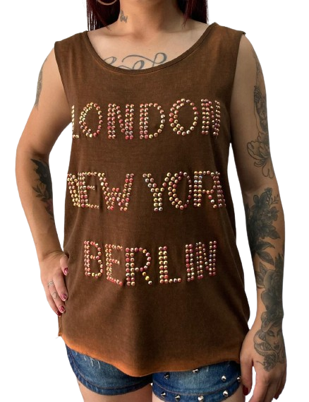 Regata Estonada com Strass – Escrito: London, New York, Berlin