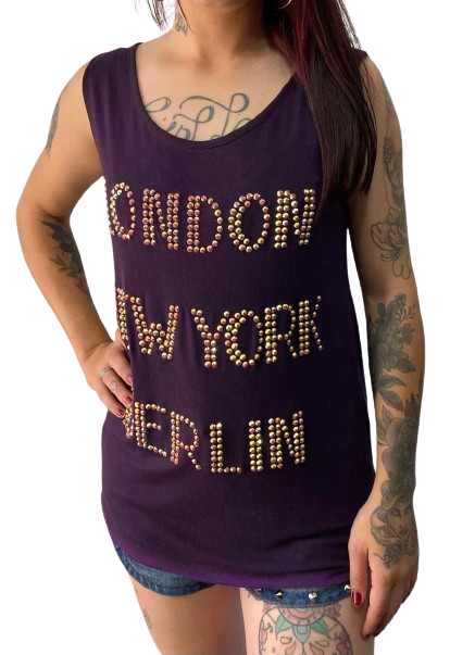 Regata Estonada na cor Roxa com escrito em Strass: London, New York, Berlin