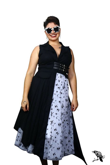 Caos Chique - Vestido tipo Casaco Punk com cintas - Plus Size
