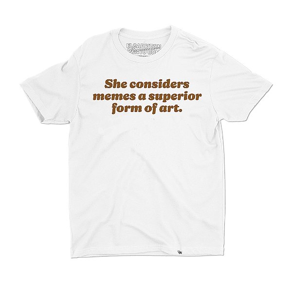She considers - Camiseta Basicona Unissex