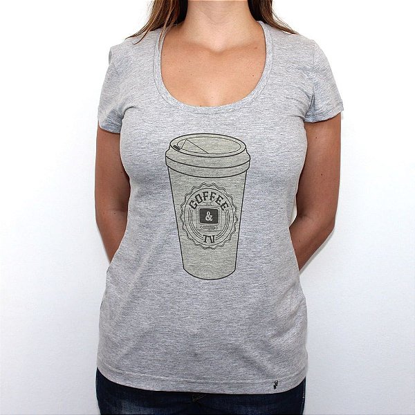 Coffee & TV - Camiseta Clássica Feminina