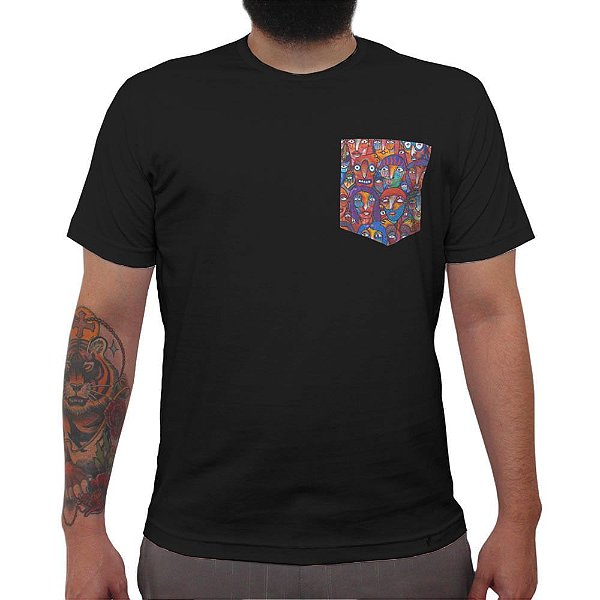 Multidão Colorida - Camiseta Clássica com Bolso Masculina