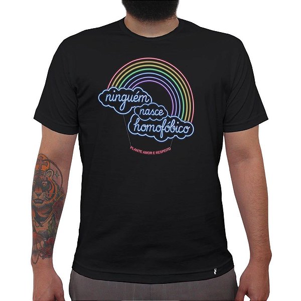 Ninguém Nasce Homofóbico - Camiseta Clássica Masculina