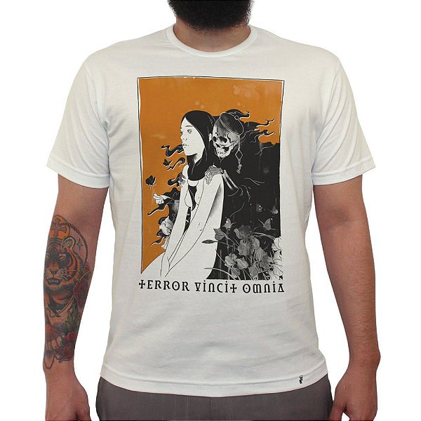 Terror Vincit Omnia - Camiseta Clássica Masculina