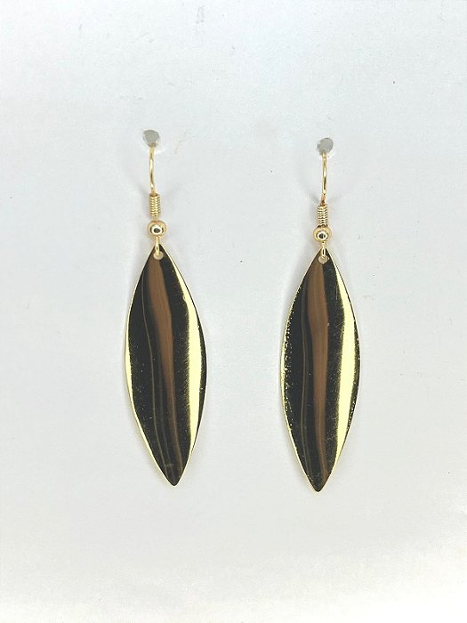 Brinco anzol dourado com folha lisa