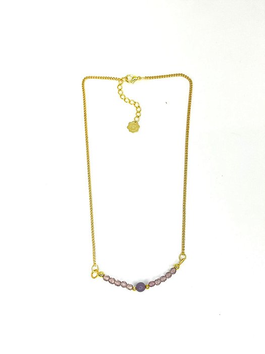 Colar curto 1v. de corr. fina dourada e cristais pequenos - lilas