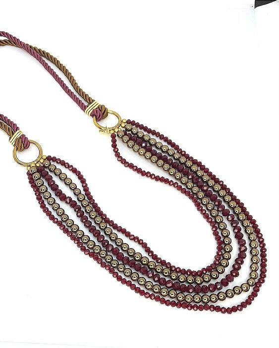 Colar comprido de cordão são francisco marrom e vinho com pérolas e cristal