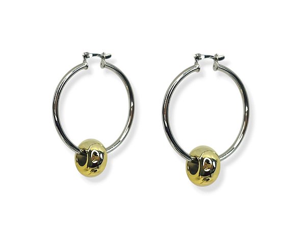 Argola níquel com entremeio dourado