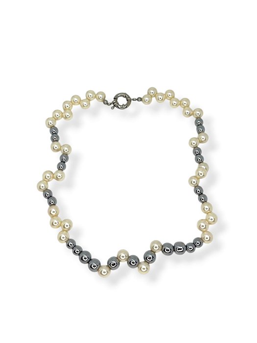Colar 1v. de pérolas tortas e hematita prata