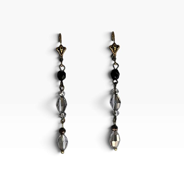 Brinco o. velho com cristal black diamont e jet hematite