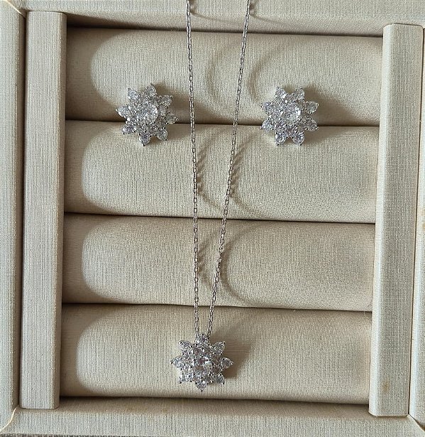 Conjunto Flower Shine