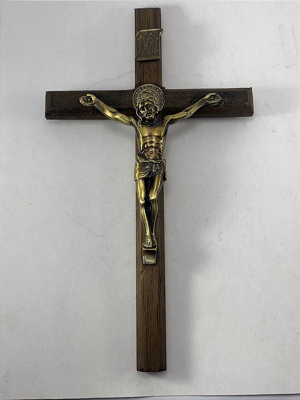 Crucifixo Cruz com Base em Madeira Tamanho 27 cm Cor Ouro Velho R 103