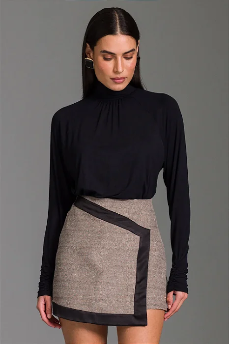 Charry - Short Cintura Alta Liso com Sobreposição